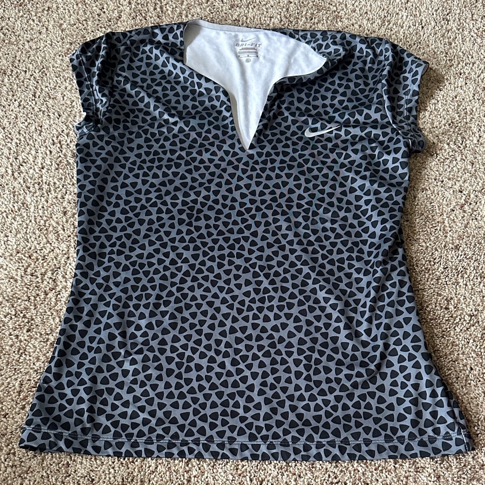 Nike Women's Gray Geometric Top